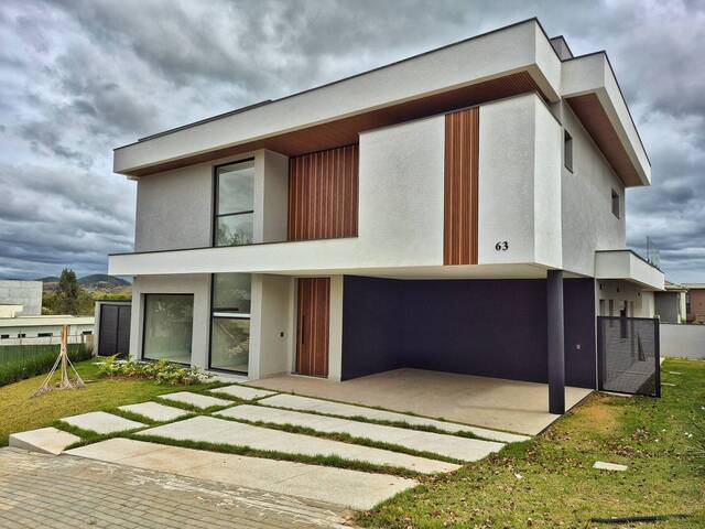 Venda em Condomínio Residencial Colinas do Paratehy - São José dos Campos