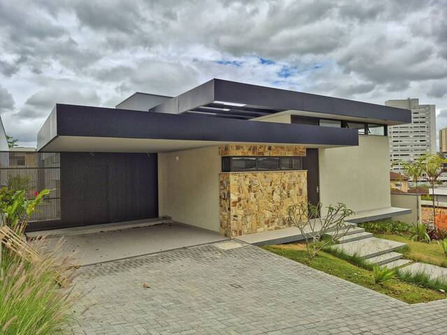 Venda em Condomínio Residencial Colinas do Paratehy - São José dos Campos